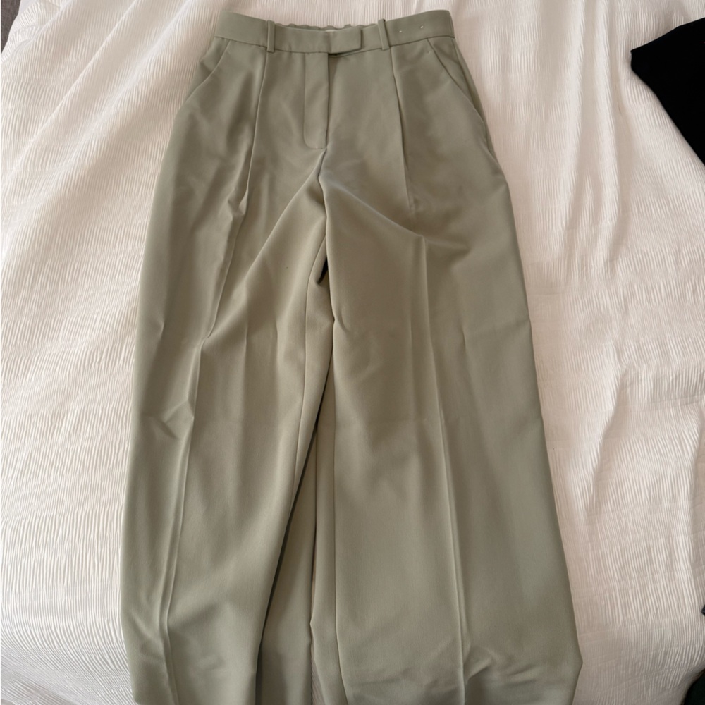 Abercrombie & Fitch Women’s Light Green Dress Pants